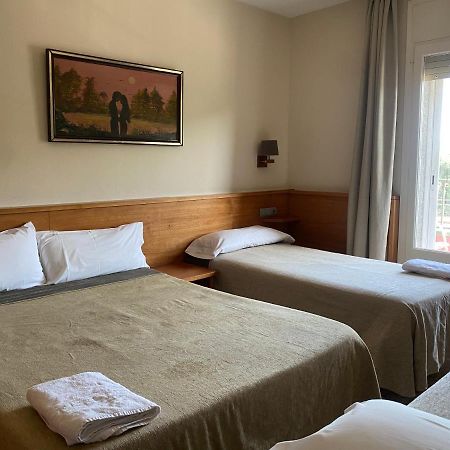 Hostal Galicia Кардедеу Экстерьер фото