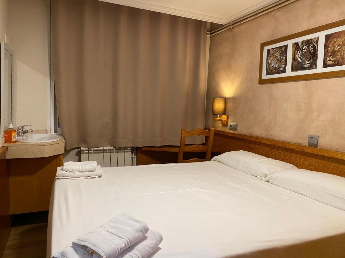 Hostal Galicia Кардедеу Экстерьер фото