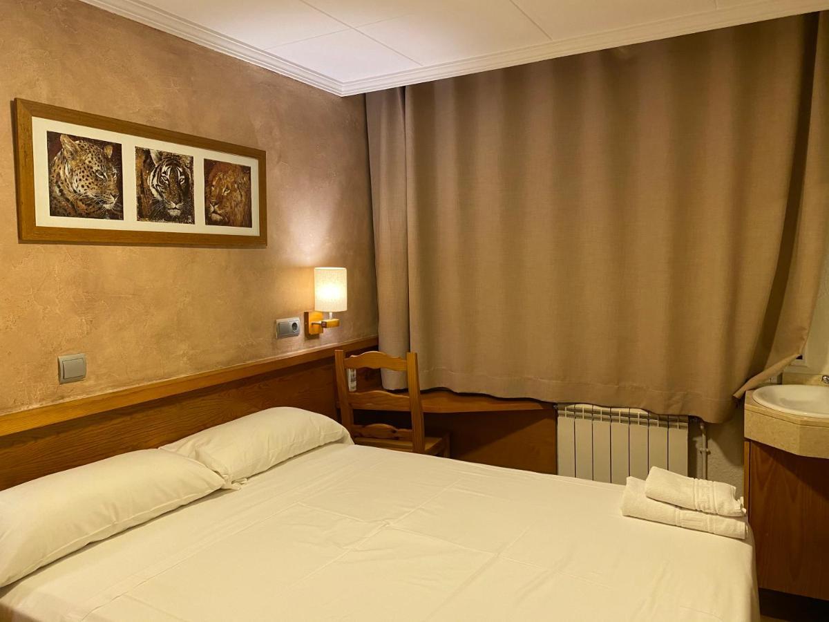 Hostal Galicia Кардедеу Экстерьер фото