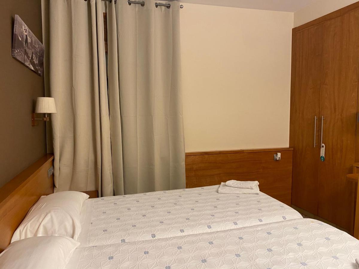 Hostal Galicia Кардедеу Экстерьер фото