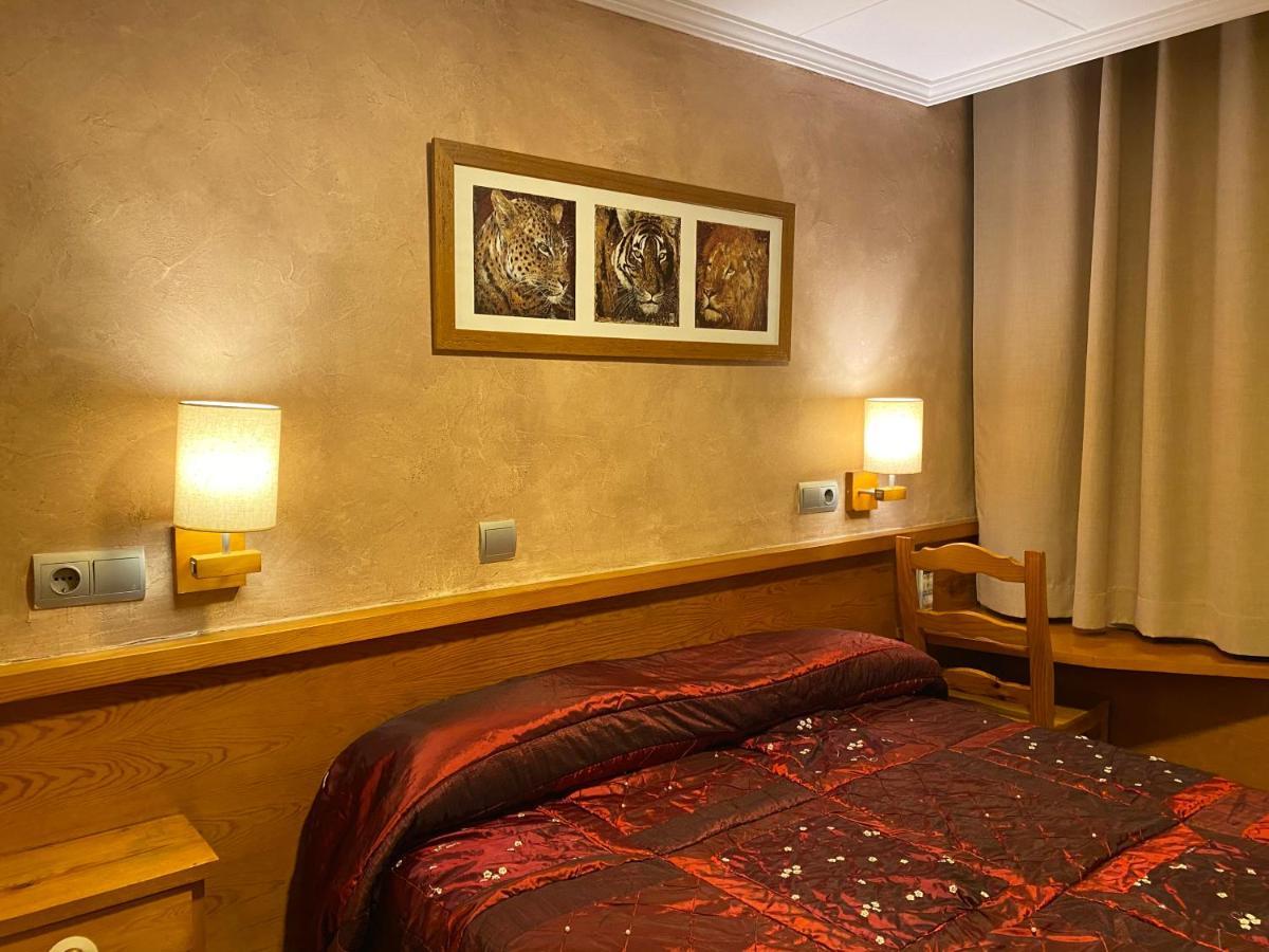 Hostal Galicia Кардедеу Экстерьер фото