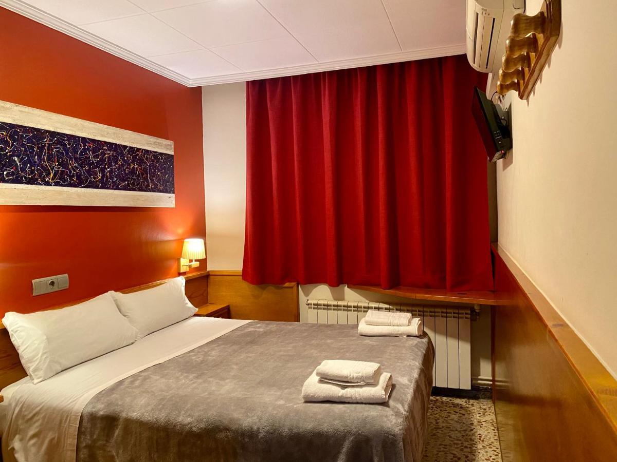 Hostal Galicia Кардедеу Экстерьер фото