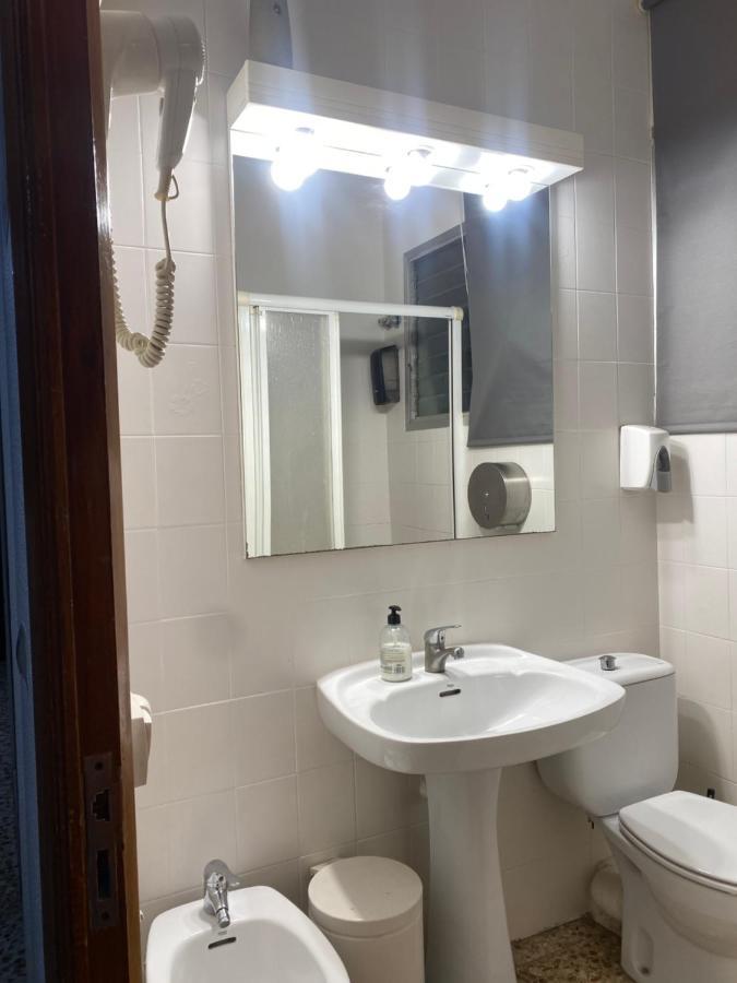 Hostal Galicia Кардедеу Экстерьер фото