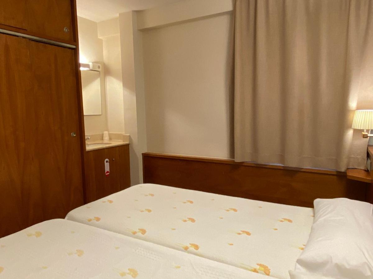Hostal Galicia Кардедеу Экстерьер фото