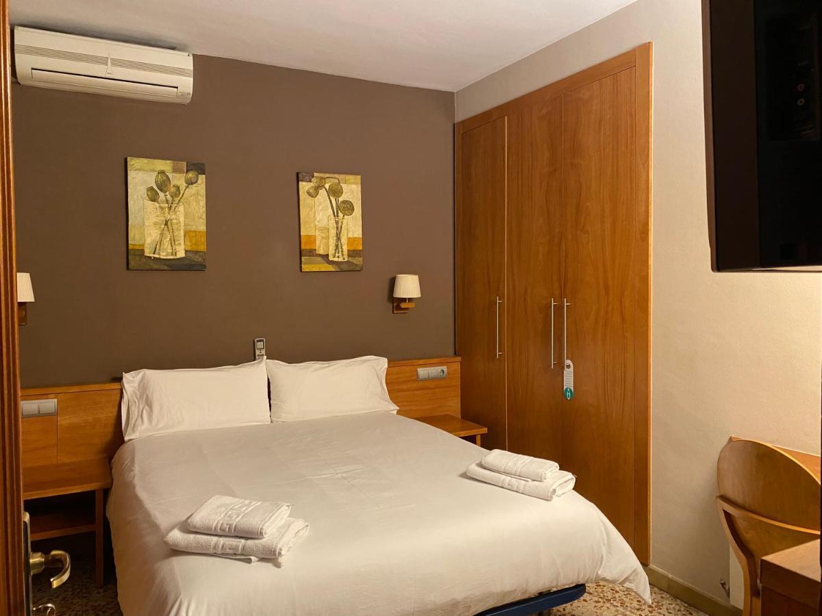 Hostal Galicia Кардедеу Экстерьер фото