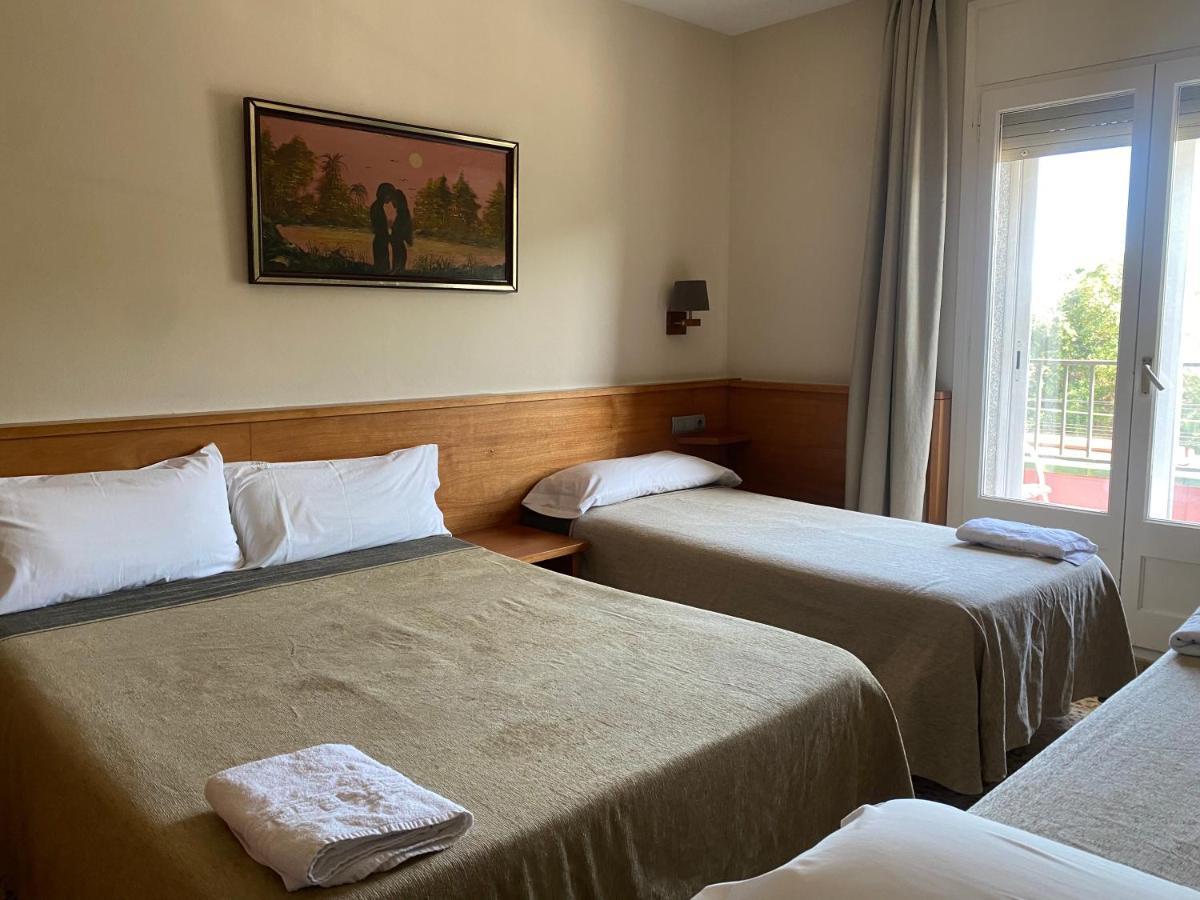 Hostal Galicia Кардедеу Экстерьер фото